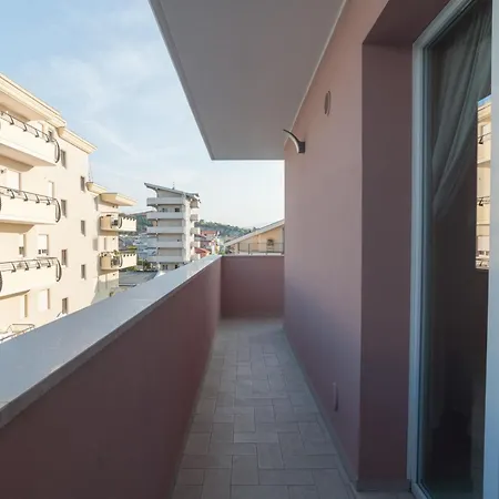 Seaside 14 - 100m Dal Mare Con Posto Auto Lägenhet